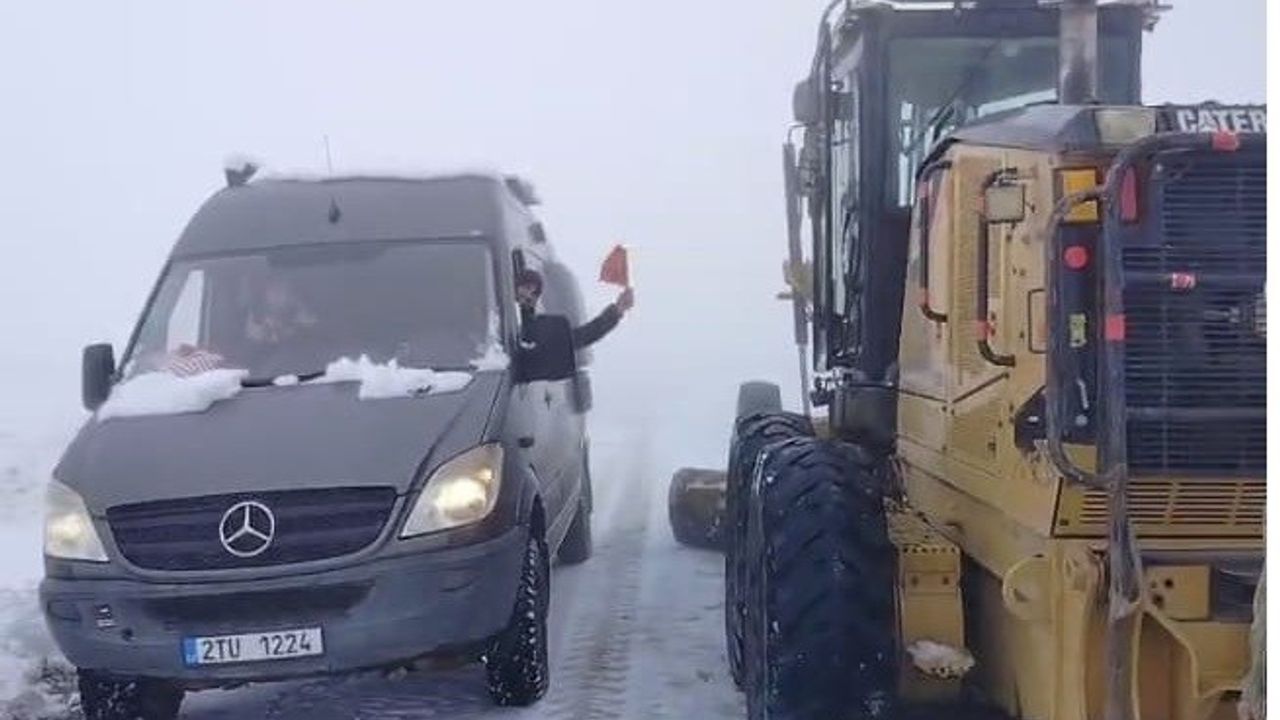 Malatya'da Nemrut Dağı'nda Yoğun Kar Nedeniyle Mahsur Kalan 4 Turist Kurtarıldı