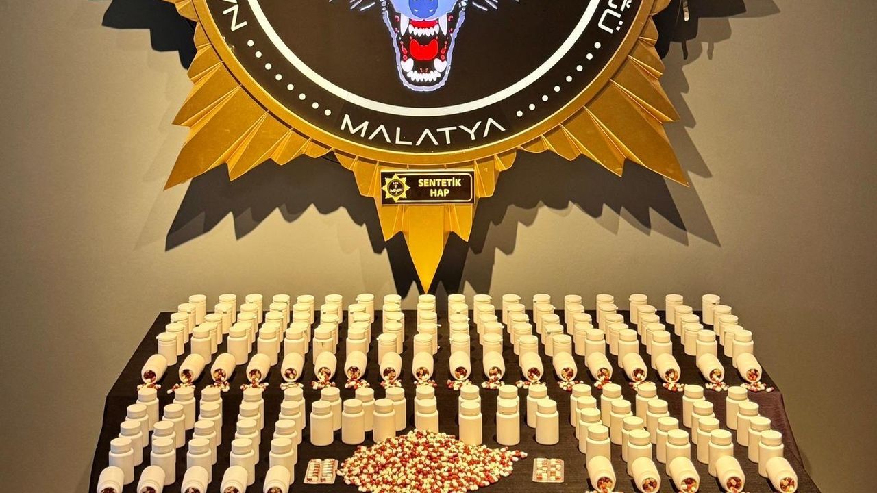 Malatya'da sokak satıcılarına yönelik operasyon: 11 tutuklama