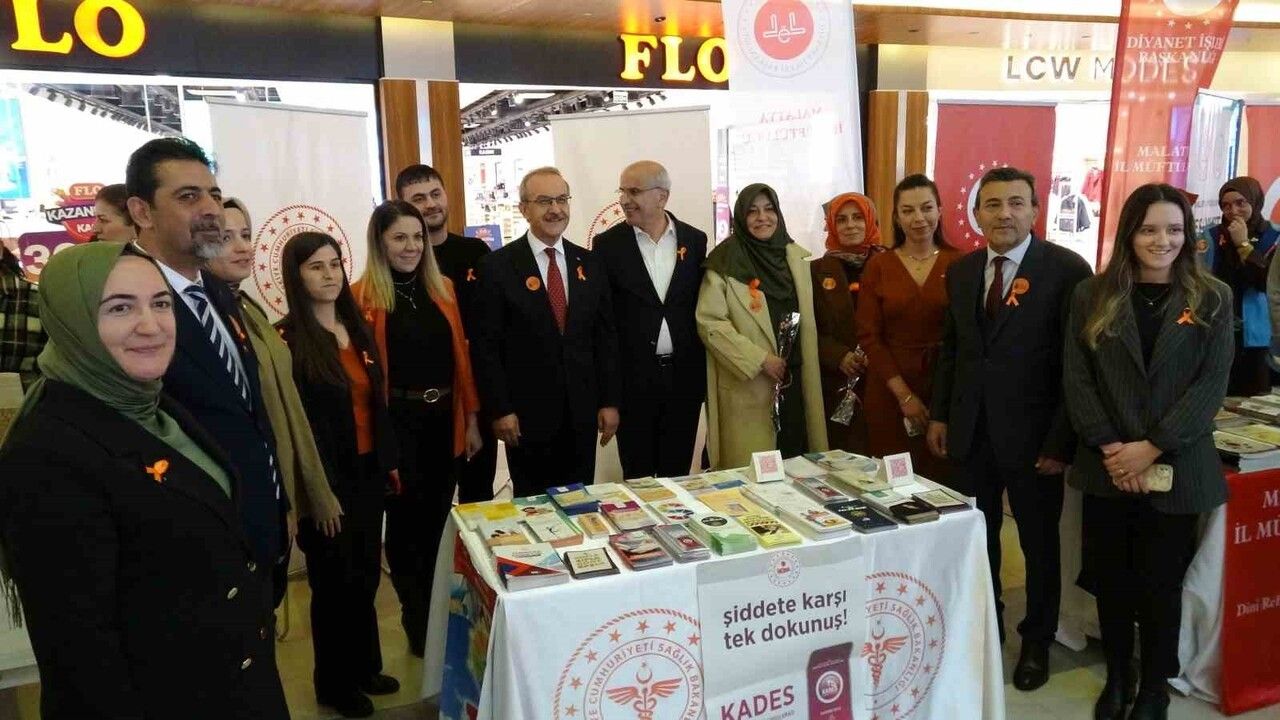 Malatya Park AVM'de 25 Kasım etkinliği: Kurumlar kadına yönelik şiddetle mücadelede bilinçlendirdi
