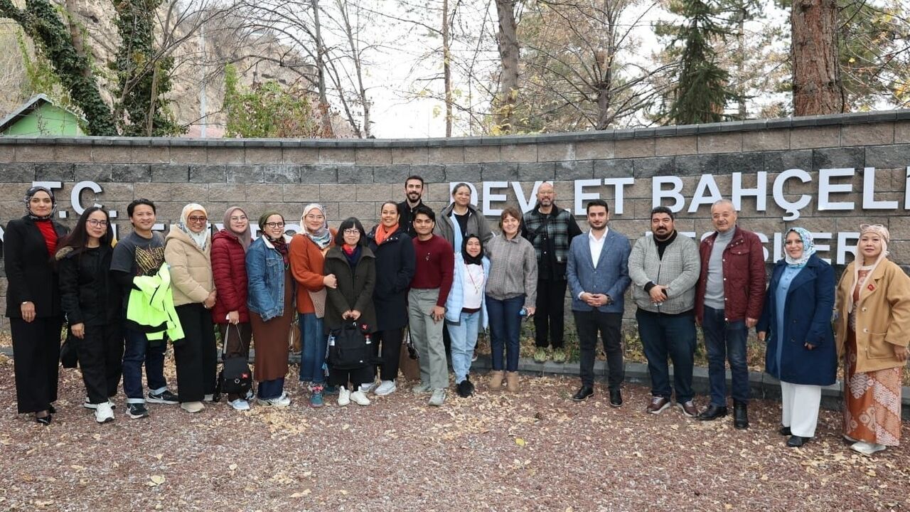 Malezyalı Heyet Bünyan'da El Dokuması Bünyan Halısını Yerinde İnceledi