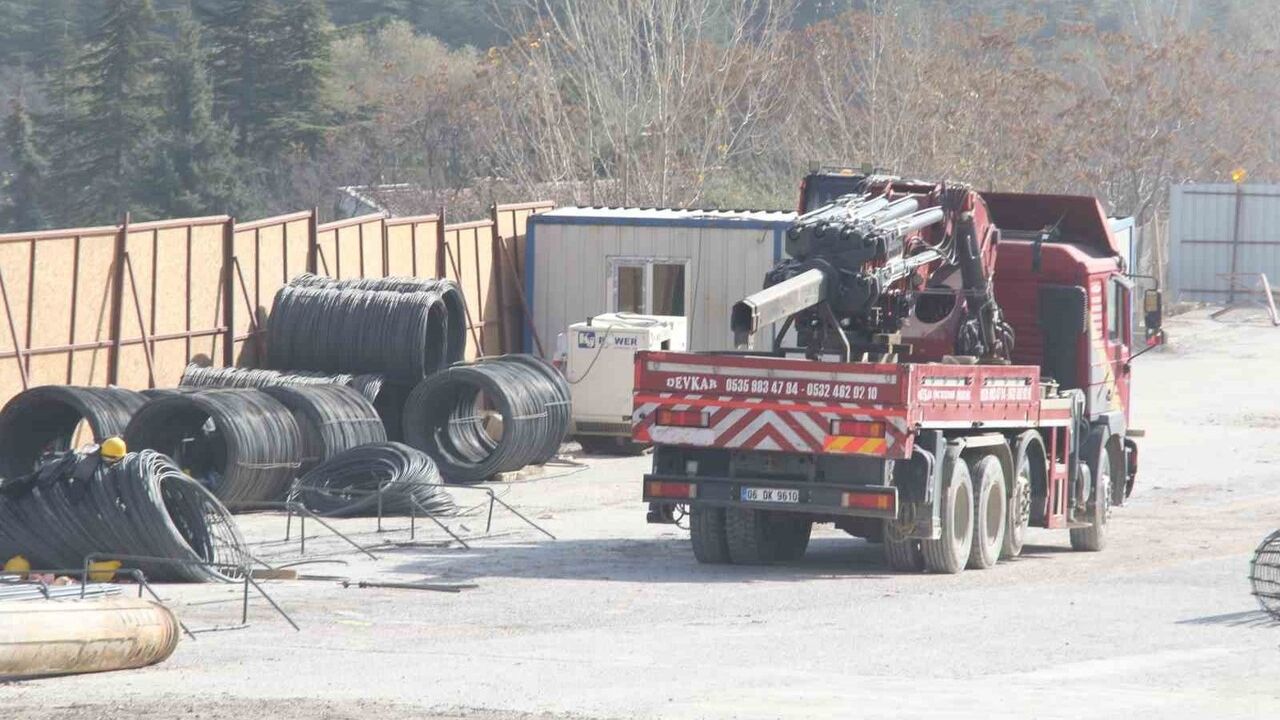 Mamak Metrosu'nda beş ay sonra belirgin ilerleme yok: Dikimevi-Natoyolu hattı havadan görüntülendi