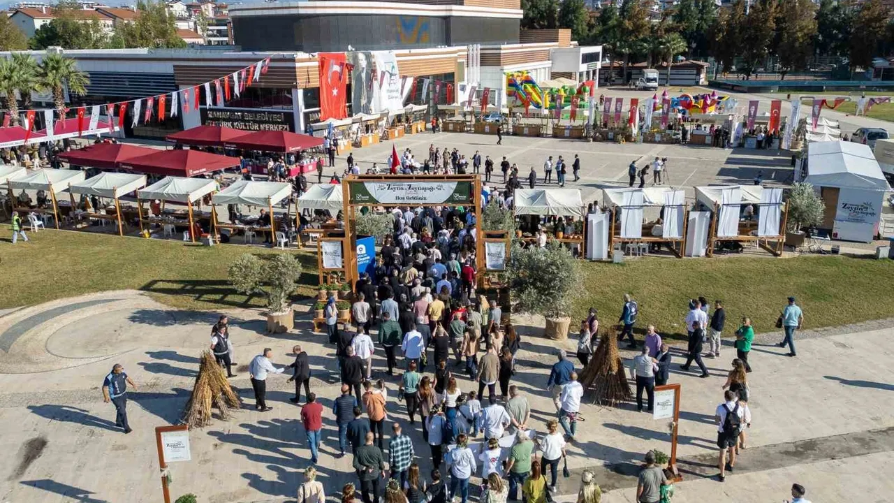 Manavgat'ta 2. Zeytin ve Zeytinyağı Festivali kortej ve açılışla başladı