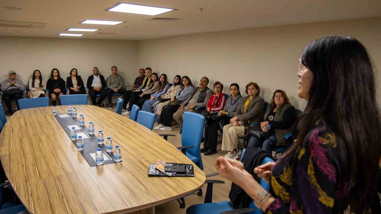 Manavgat’ta 25 Kasım etkinliği: Kadın hakları ve şiddetle mücadele konuşuldu