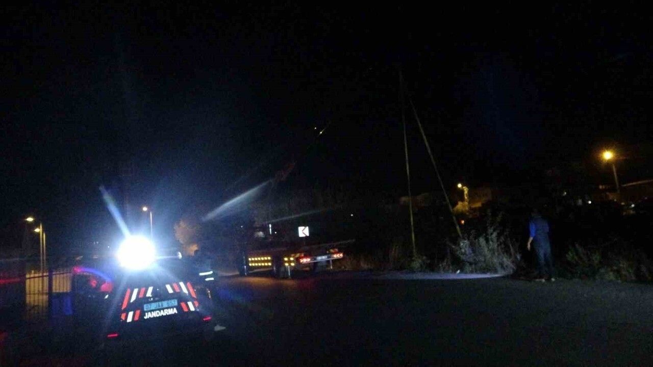 Manavgat’ta sulama kanalına uçan otomobilden kurtarılan sürücüye alkolmetreyi reddettiği için 2 yıl ehliyet cezası