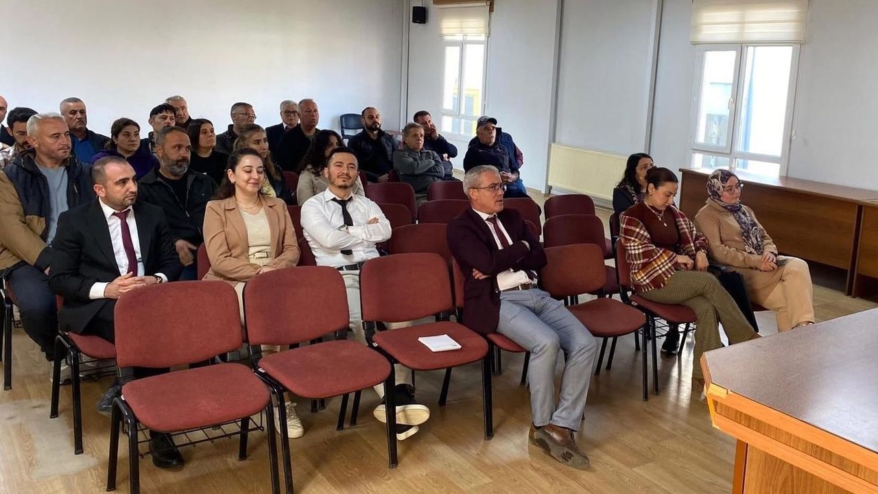 Manisa AFAD, Sarıgöl'de kamu personeli ve muhtarlara afet eğitimi verdi