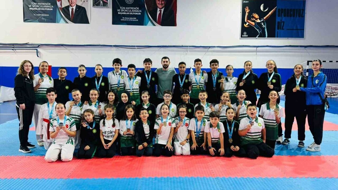 Manisa BBSK, Türkiye Yıldızlar Ligi'nde 53 Madalya ile Öne Çıktı