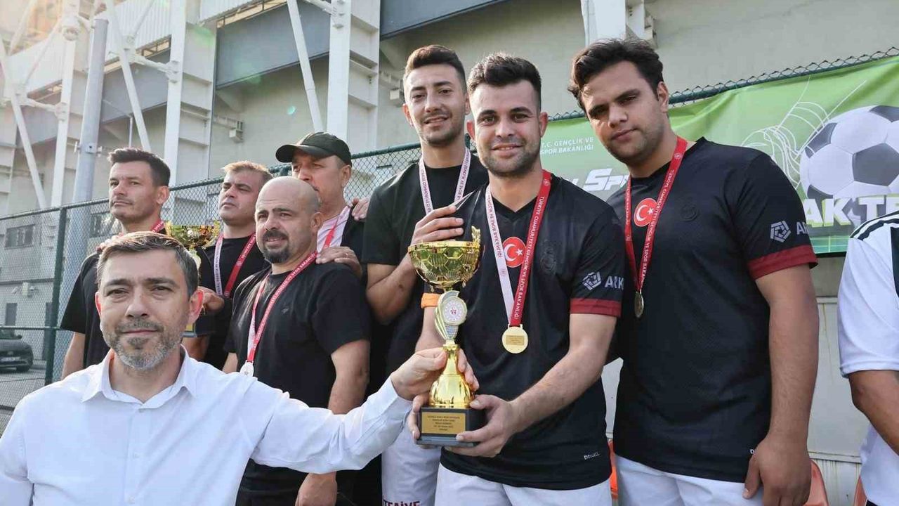 Manisa'da 3. Kamu Spor Oyunları Ege Grup Müsabakaları Sona Erdi