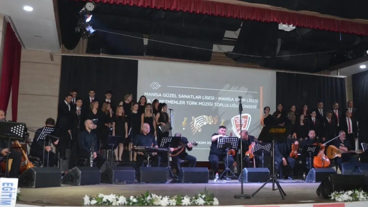 Manisa'da öğretmenlere özel sanat gecesi: Türk müziği konseri ve minyatür sergisi