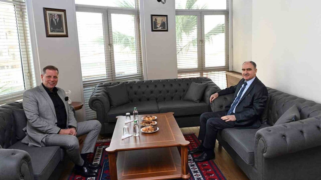 Manisa’da Tarım ve Ticaret Hedefleri Masaya Yatırıldı: Vali Özkan ile Ticaret Borsası Görüşmesi