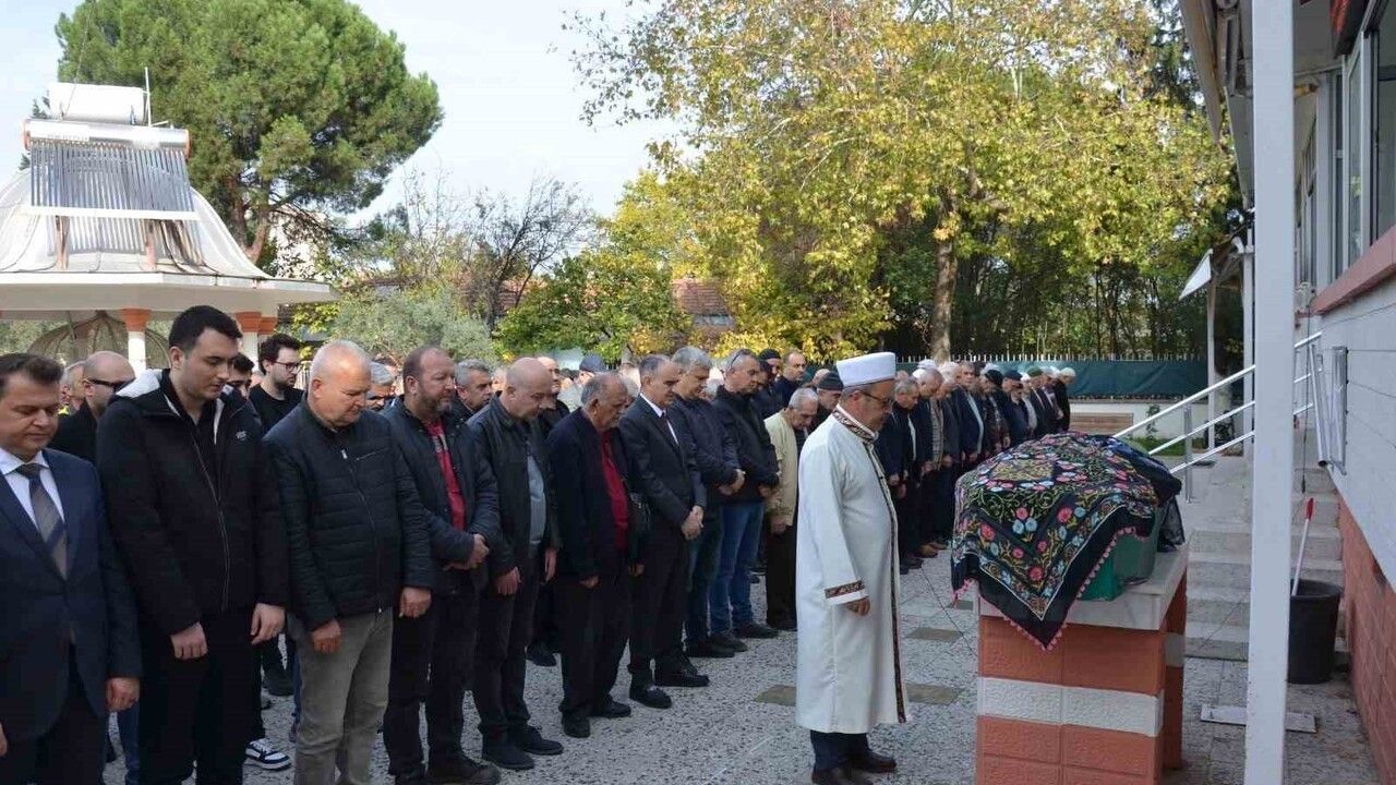 Manisa'da Yaman Ailesinin Acı Günü: Aysel Yaman Son Yolculuğuna Uğurlandı