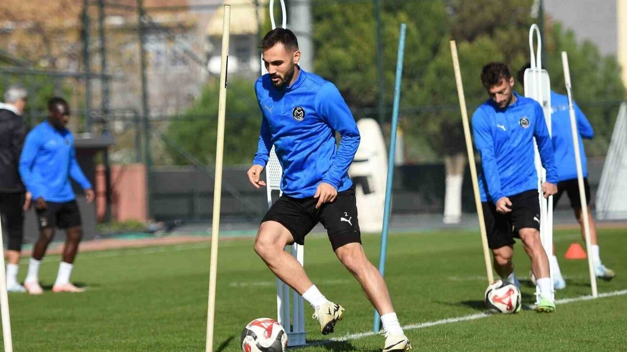 Manisa FK, Pendikspor Maçı Öncesi Antrenmanlarını Sürdürdü