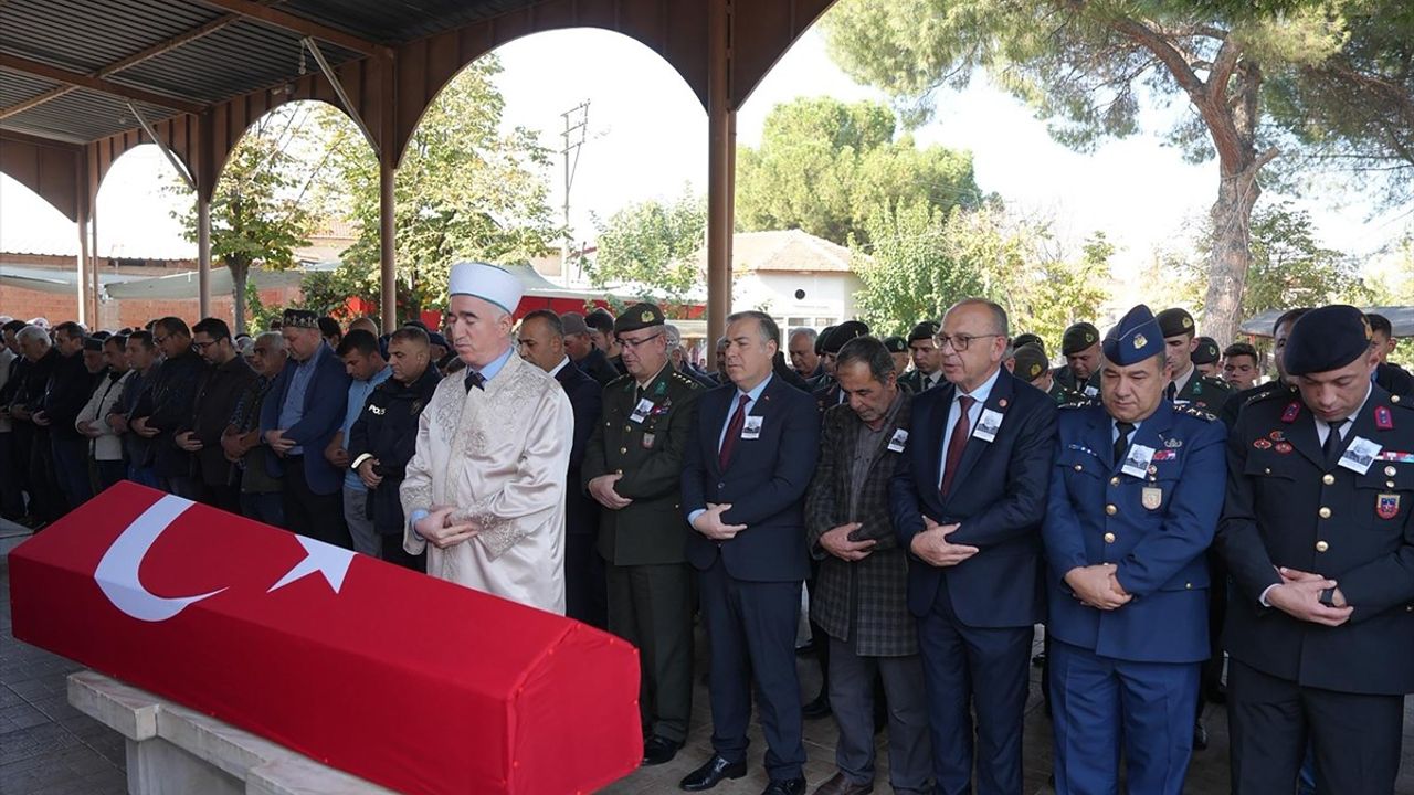Manisa Turgutlu'da 95 yaşındaki Kore Gazisi Osman Nuri Özer Son Yolculuğuna Uğurlandı