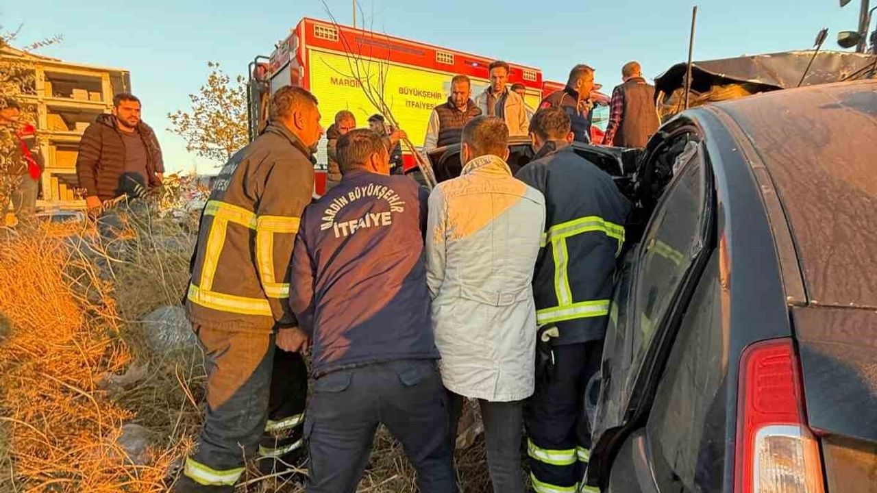 Mardin Kızıltepe'de otomobil şarampole yuvarlandı: 3 yaralı