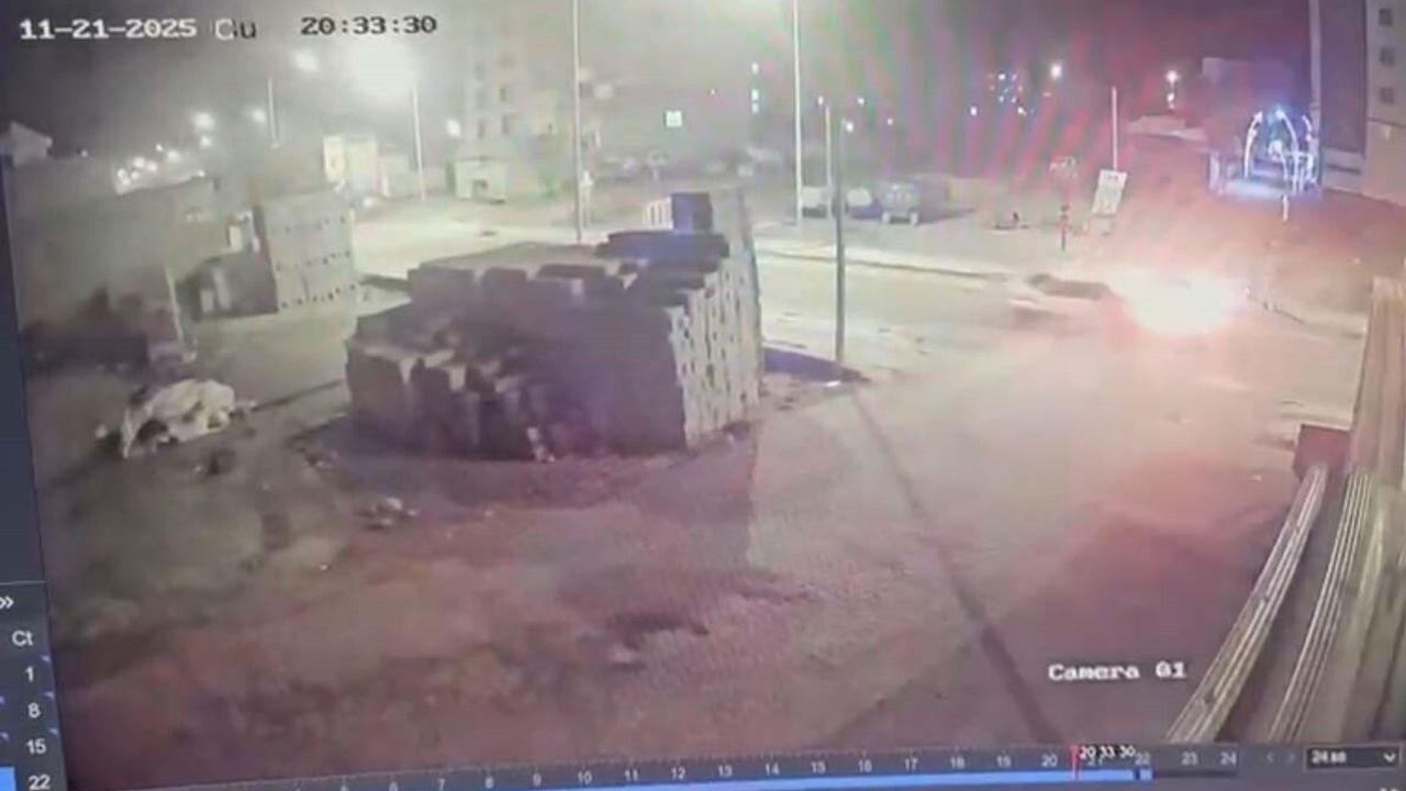 Mardin Mazıdağı’nda Trafik Kazası: Kayalar Mahallesi'nde İki Otomobil Çarpıştı, 3 Yaralı