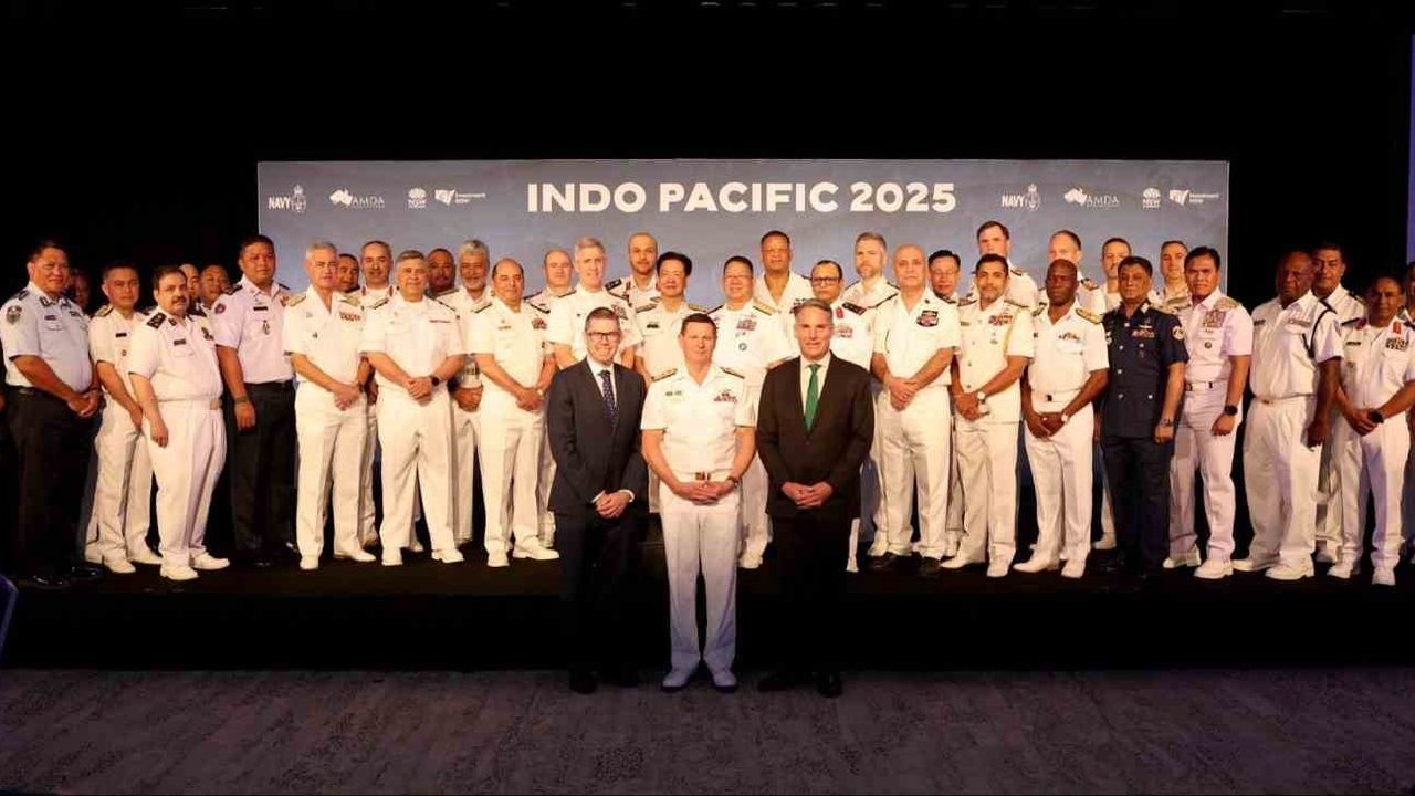 Marles: Çin 'dünyanın en büyük askeri yığınağını' yapıyor; Avustralya donanmasını güçlendiriyor