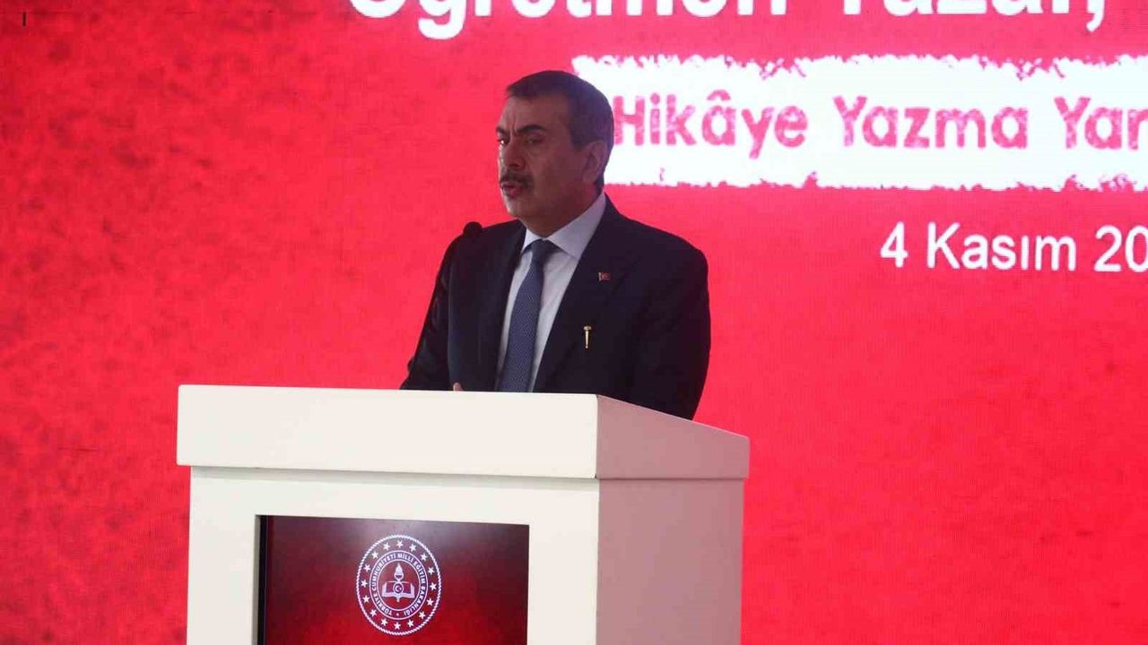 MEB ödül töreni: Bakan Tekin, öğretmenlerin hikaye üretimine destek verdiklerini vurguladı