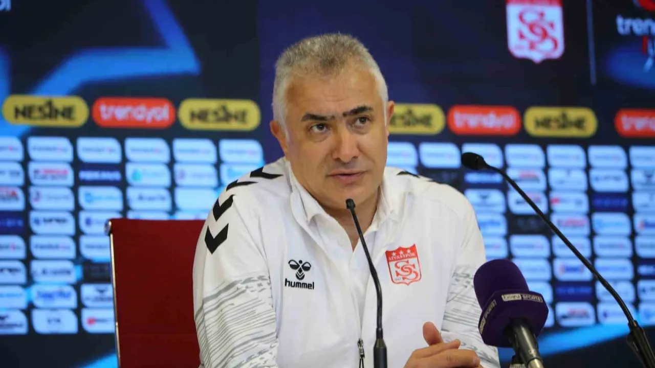 Mehmet Altıparmak: 'Galibiyeti taraftara hediye ediyoruz' — Sivasspor, Manisa FK'yı 3-2 mağlup etti