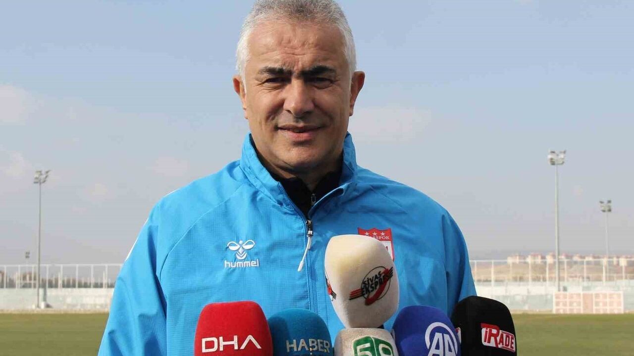 Mehmet Altıparmak: Sivasspor’un hedefi play-off veya şampiyonluk