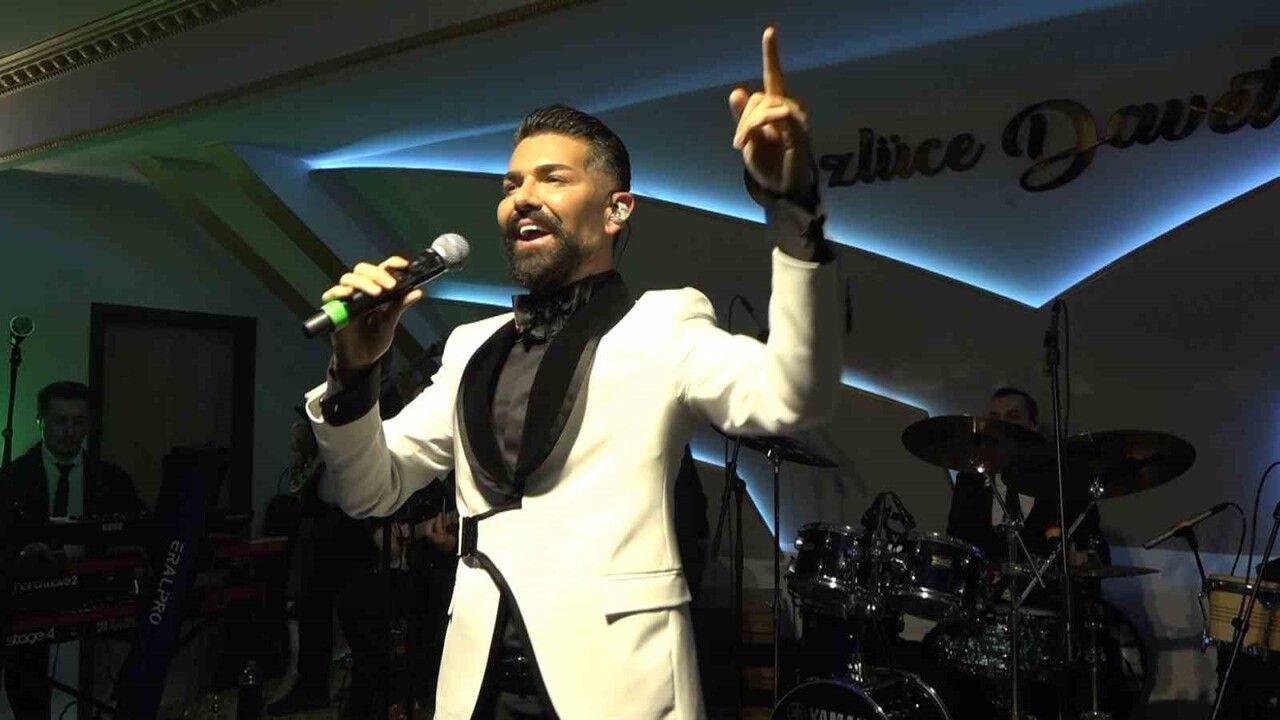 Mehmet Çevik, Öğretmenler Günü'nde 600 öğretmene konser verdi