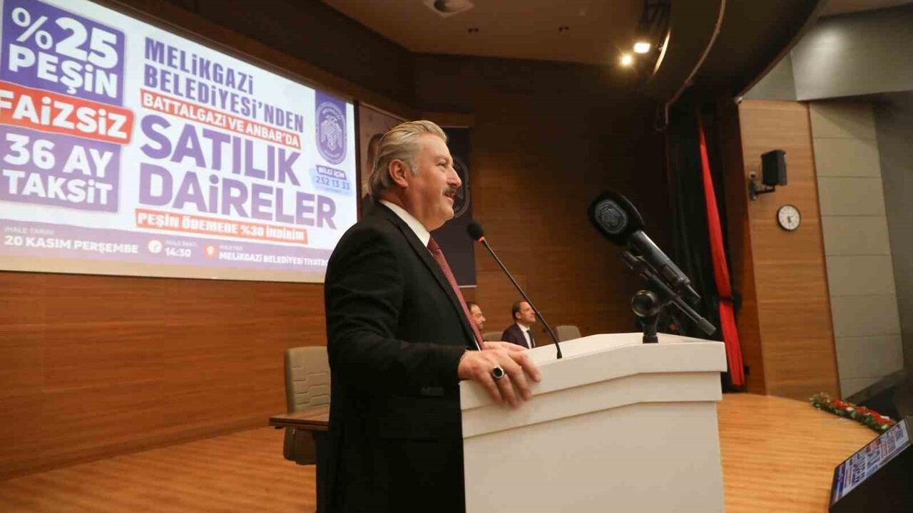 Melikgazi Belediyesi, faizsiz ödeme modeliyle 21 daireyi yeni sahipleriyle buluşturdu