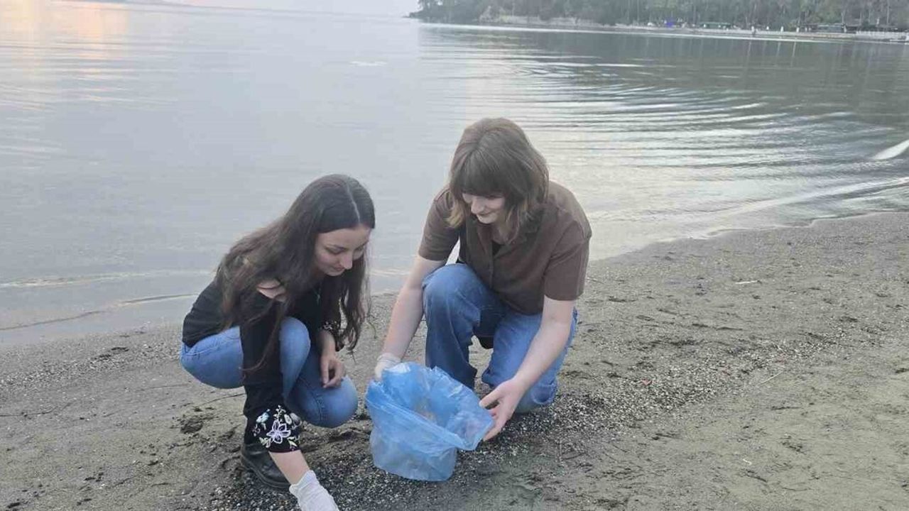 Menteşe’nin genç gönüllülerinden Köyceğiz ve Akyaka’da örnek çevre etkinliği