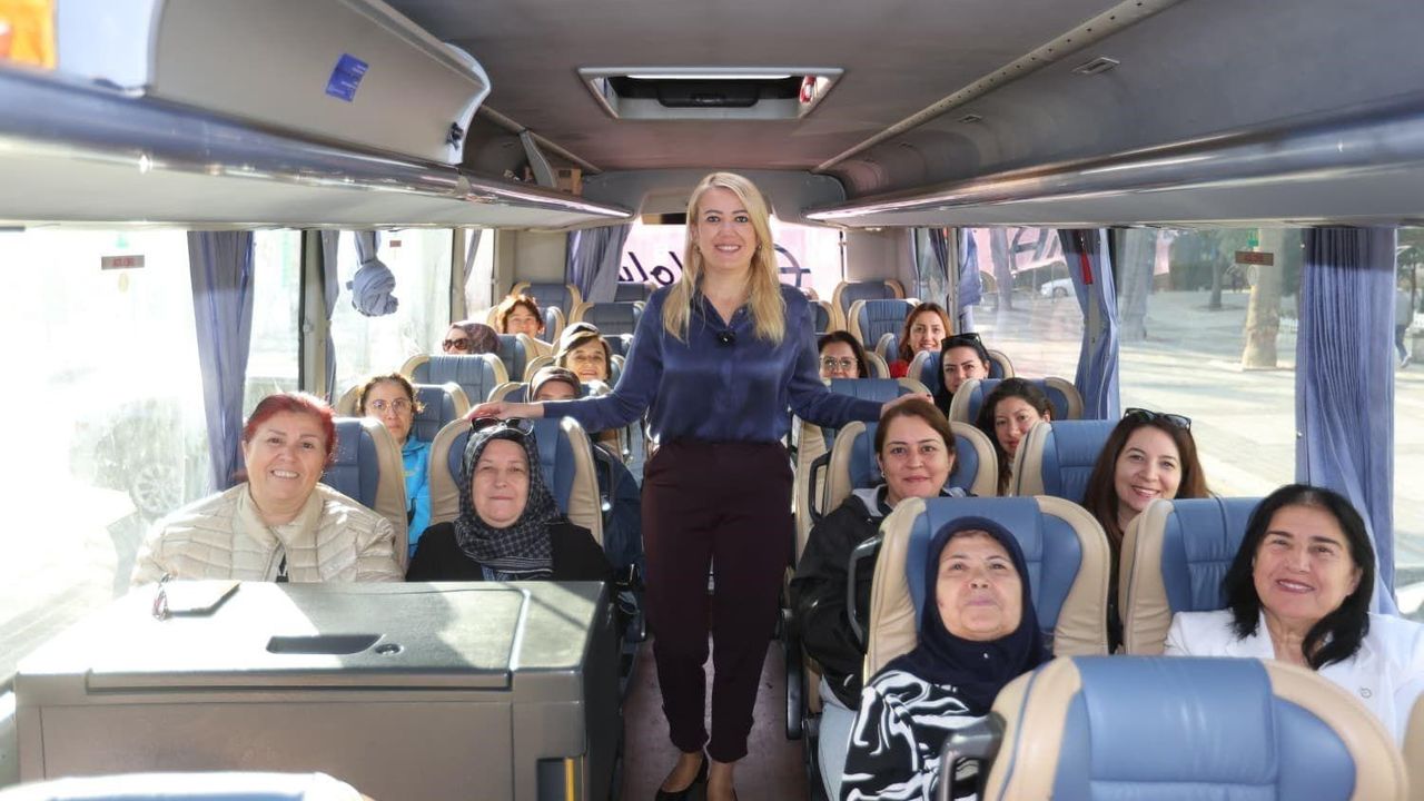 Merkezefendili kadınlar Pamukkale ve Kaklık Mağarası turlarına yoğun ilgi gösterdi