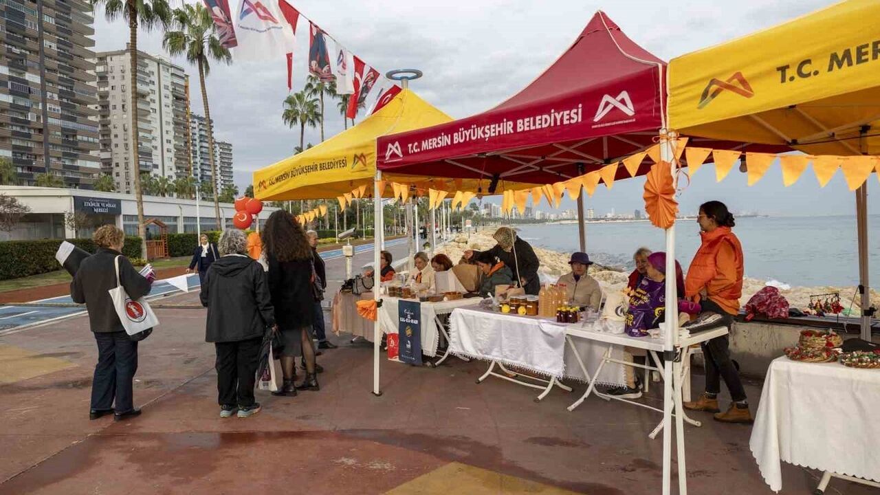 Mersin'de 25 Kasım etkinlikleri: Büyükşehir Belediyesi'nden kadına yönelik şiddete karşı yürüyüş ve bilgilendirme programları