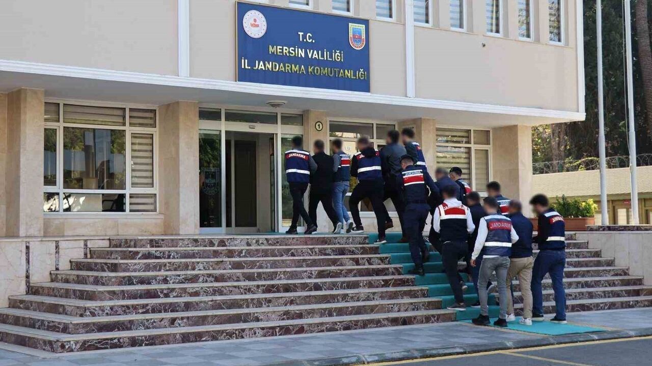 Mersin'de aranan şahıs operasyonu: 34 şüpheli yakalandı, tutuklandı