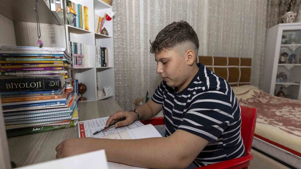 Mersin'de evde eğitim takibi: Büyükşehir Belediyesi kurs merkezleri velileri ziyaret ediyor