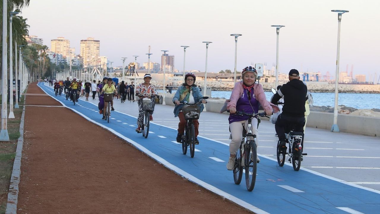 Mersin'de kadınlara ücretsiz bisiklet ve güvenli sürüş eğitimi
