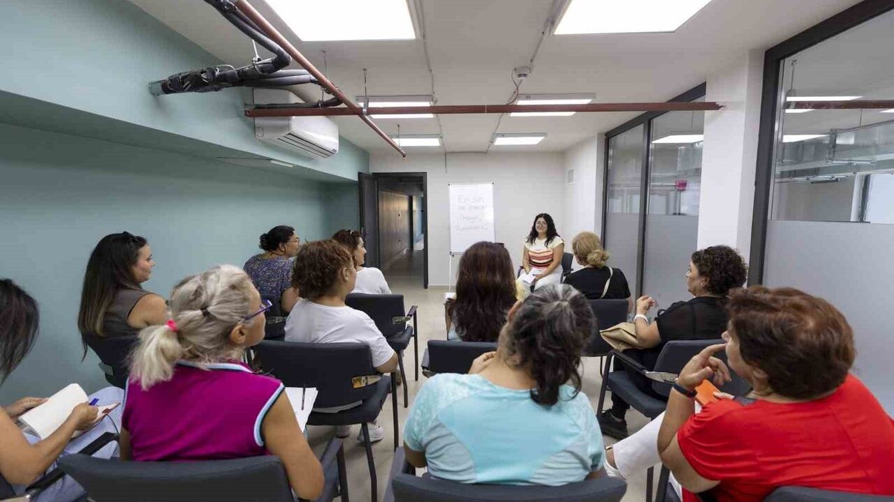 Mersin'de 'Sağlıklı Sınırlar Atölyesi' ile kadınlara 'hayır' demeyi öğretme eğitimi