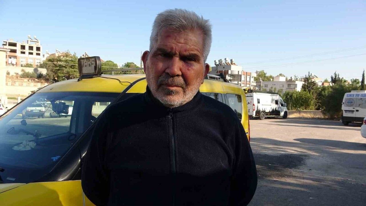 Mersin'de taksiyi darp edip bıçakladıkları iddiasıyla 3 kişiden 2'si tutuklandı