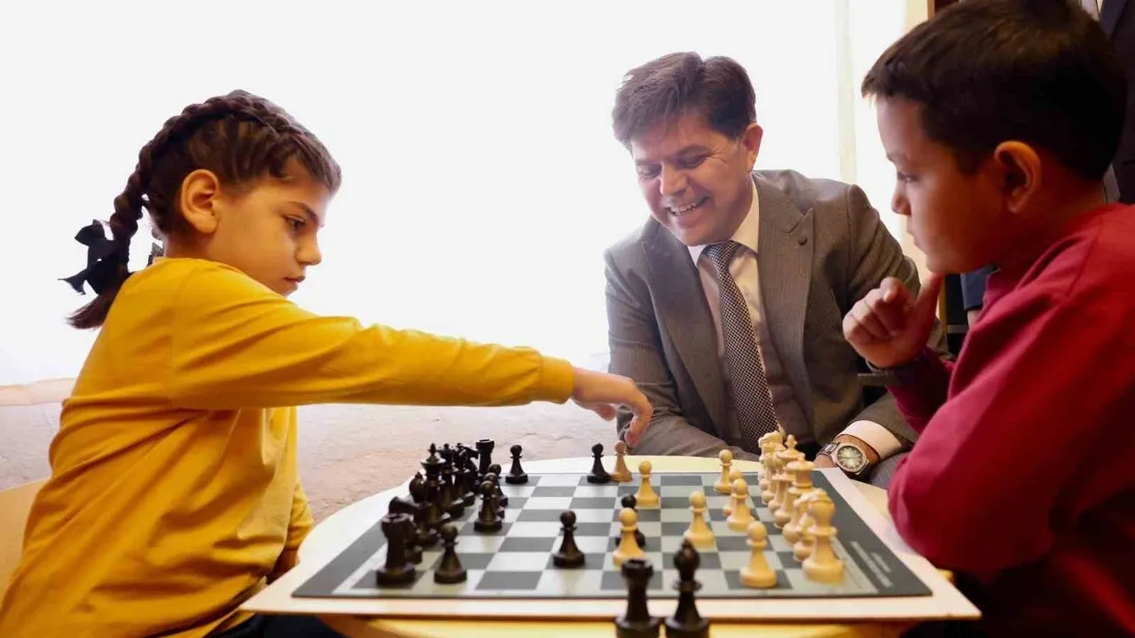 Mersin'de 'Veliler Arası Kitap Okuma Yarışması' ödülleri sahiplerini buldu