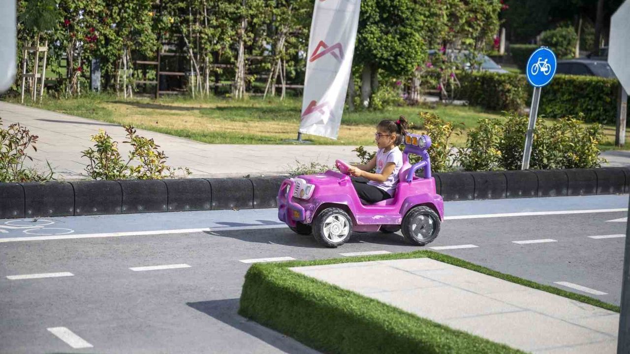 Mersin'deki Trafik Park ara tatilde çocuklara eğitim ve eğlence sunuyor