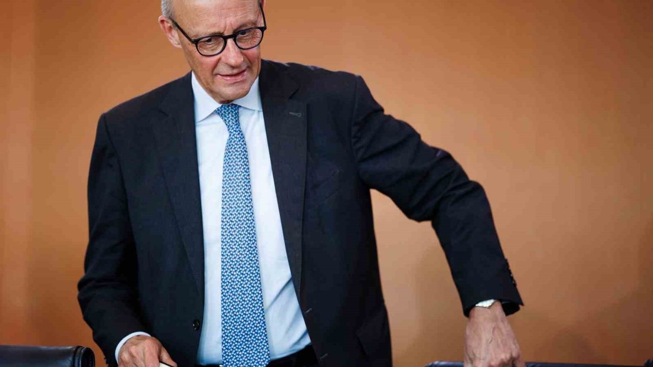 Merz, Suriye Devlet Başkanı Ahmed eş-Şara’yı Almanya'ya davet etti: Sınır dışı ve geri dönüş planları görüşülecek