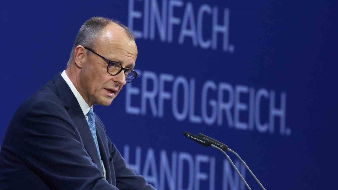 Merz: Ukraynalı gençler Almanya'ya gelmek yerine ülkelerinde kalarak hizmet etmeli