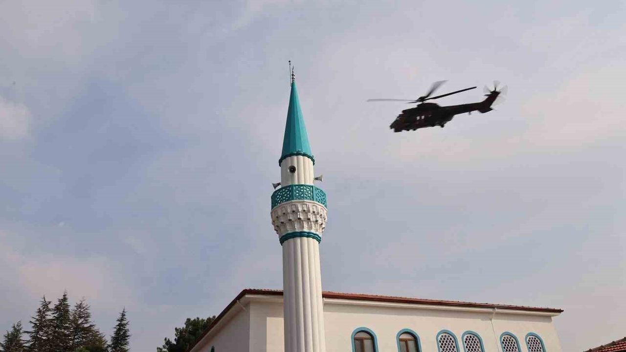 Merzifon 5’inci Ana Jet Üssü'ndeki Mehmetçik Camii 11 ayda tamamlanıp ibadete açıldı