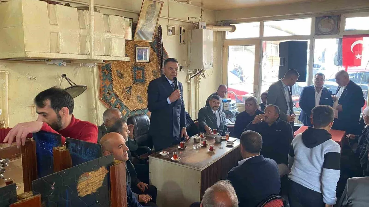 MHP Pasinler İlçe Başkanlığı 'Hayırlı Günler Komşum' ile Hane ve Kahvehane Ziyaretlerinde