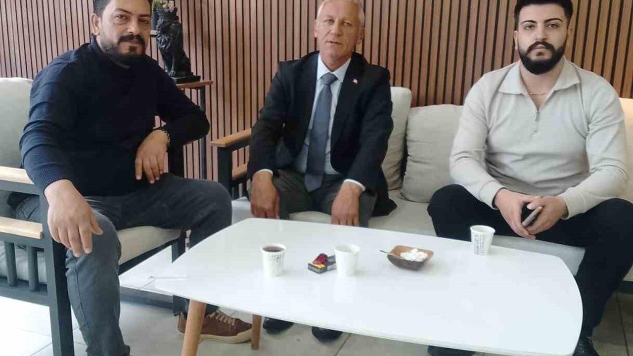 MHP Patnos Teşkilatı 'Hayırlı Günler Komşum' ve 'Derdin Derdimiz' projeleri kapsamında esnafı ziyaret etti