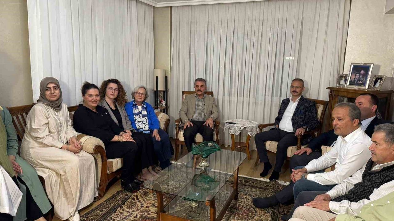 MHP, ‘Terörsüz Türkiye’ ve ‘Komşum nasılsın’ temalarıyla saha çalışmalarını sürdürüyor