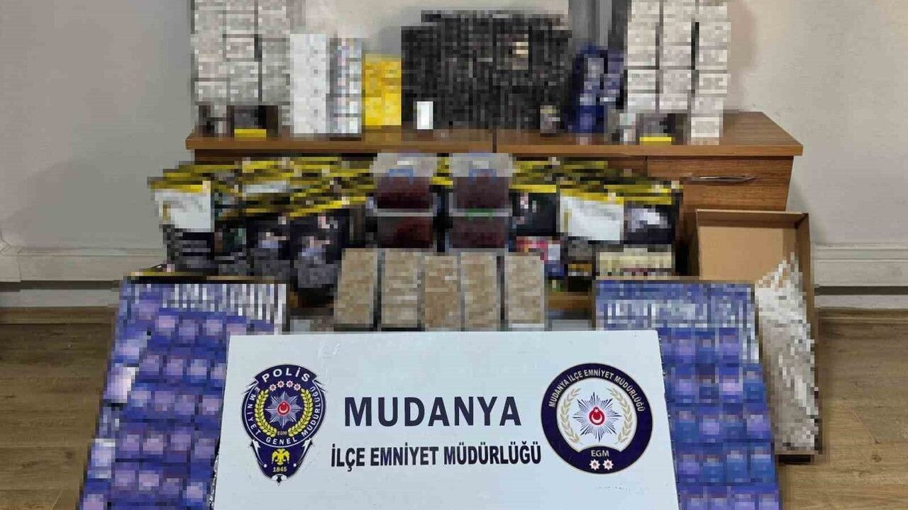 Mudanya'da piyasa değeri 200 bin lira olan kaçak tütün ürünleri ele geçirildi