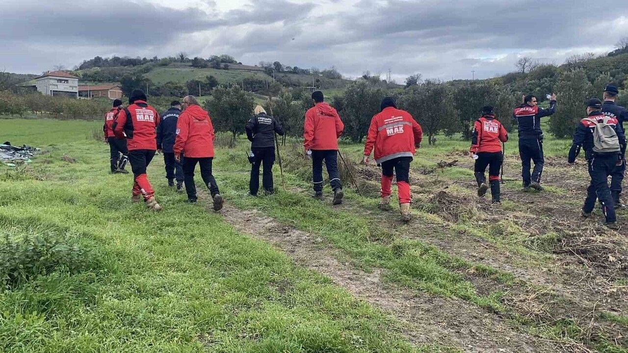 Mudanya Evciler’de kaybolan 80 yaşındaki Alzheimer hastası Mustafa Abi için arama üçüncü günde; çember 7–10 km’ye çıkarıldı