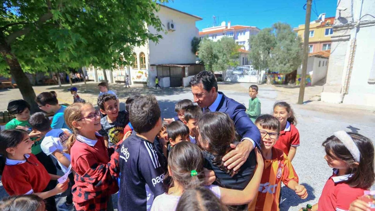 Muğla Büyükşehir'den okullara ara tatil bakım ve Atatürk köşesi desteği