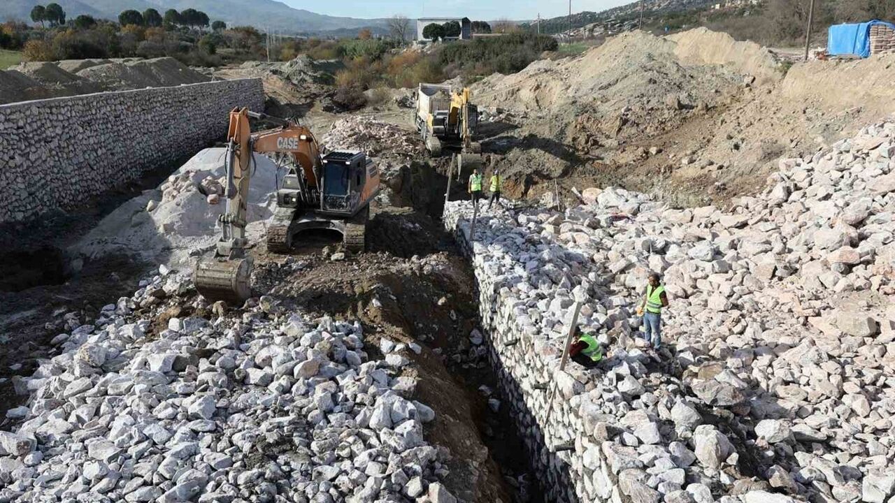 Muğla Büyükşehir’den Yatağan Hacıbayramlar’a 29 milyon 352 bin TL’lik taş istinat duvarı yatırımı