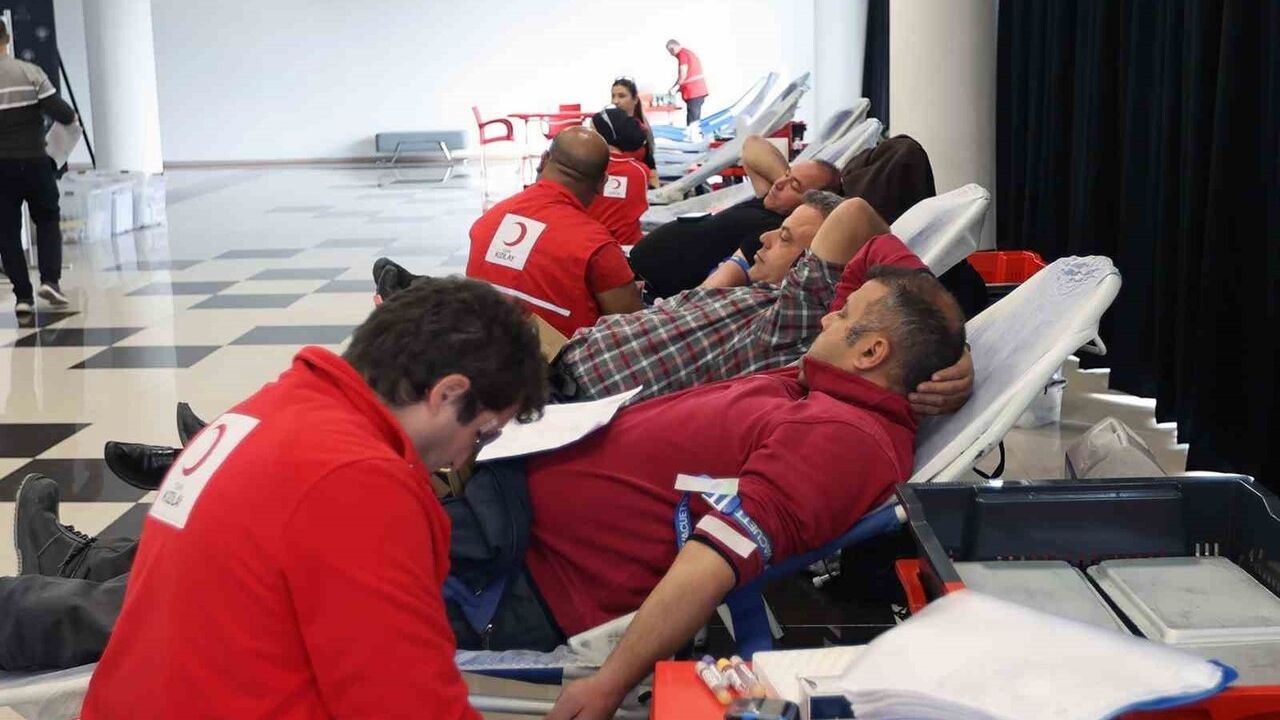 Muğla Büyükşehir, Kızılay için Menteşe'de Kan Bağışı Kampanyasını Başlattı