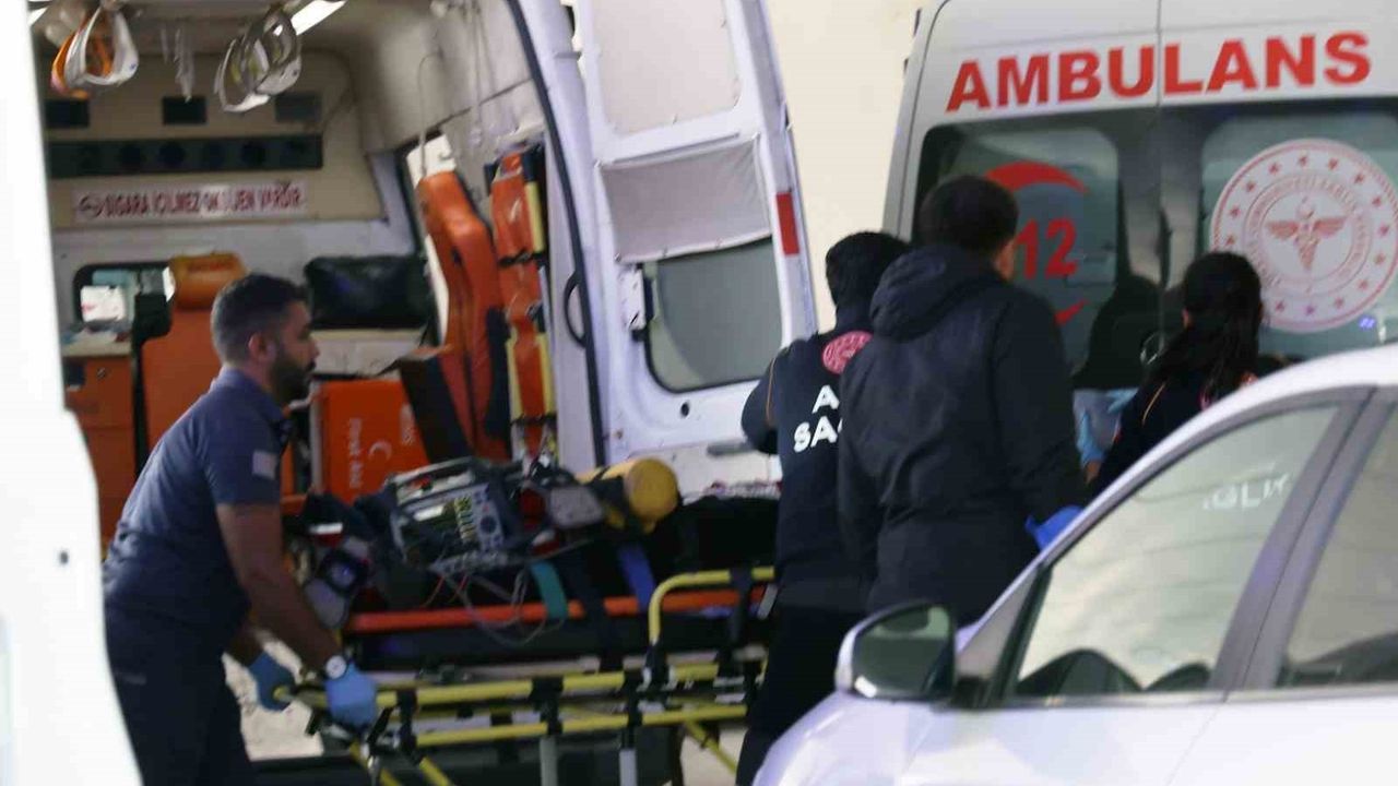 Muğla Ula Gökova'da arkadaşının evini ateşe veren şüpheli etkisiz hale getirildi, yaralı olarak hastaneye sevk edildi