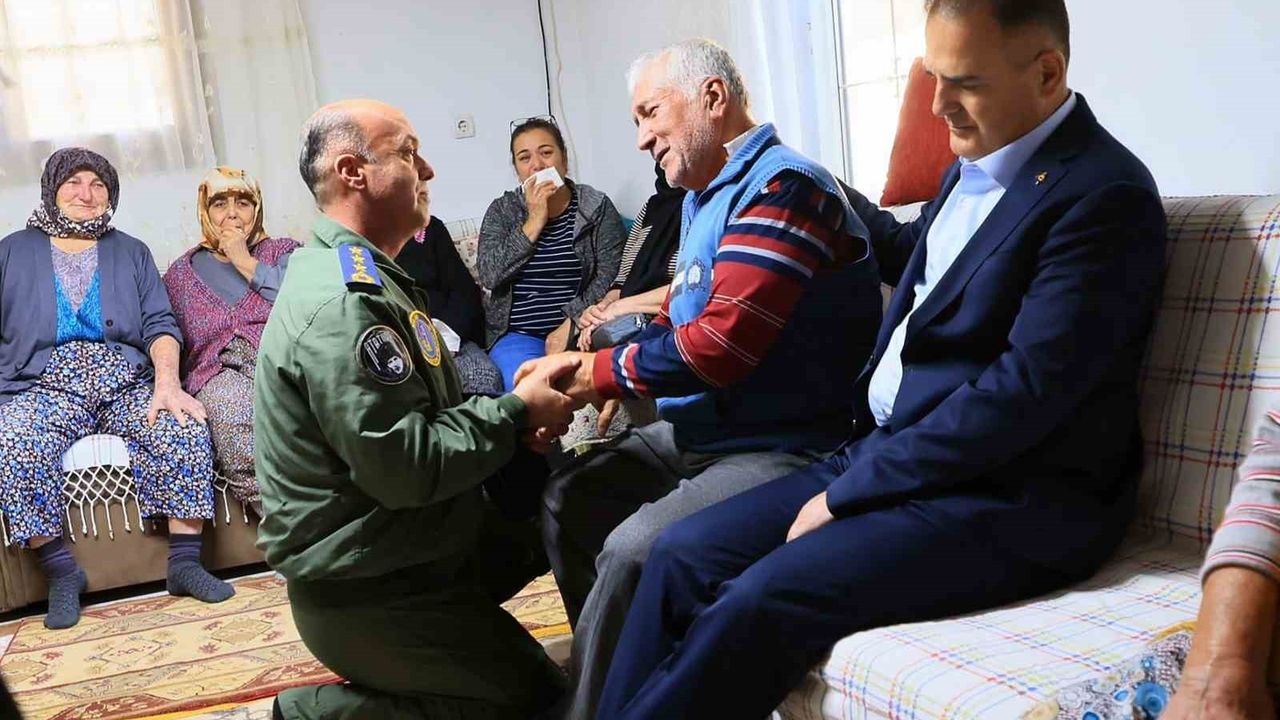 Muğla Valisi Akbıyık, Şehit Astsubay Emrah Kuran'ın Ailesine Taziyede Bulundu