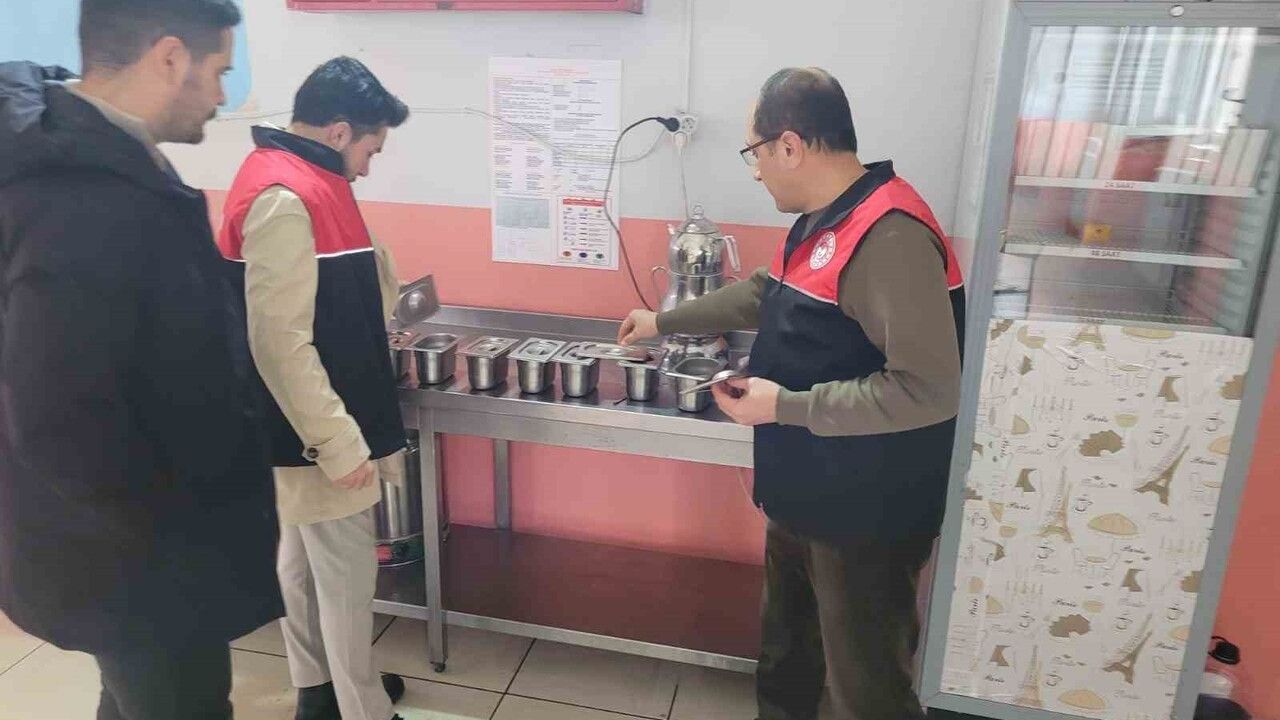 Muş Bulanık'ta gıda güvenliği denetimi: market ve işletmelerde kontroller yapıldı