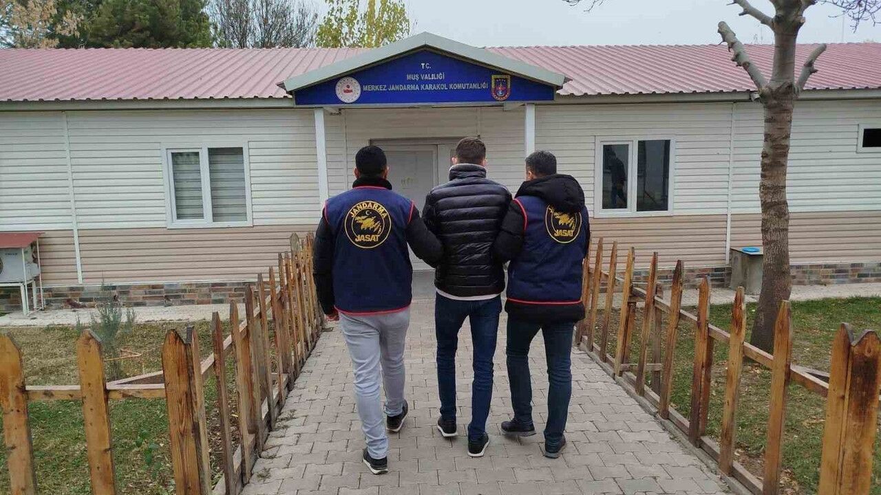 Muş'ta bilişim sistemiyle dolandırıcılıktan aranan hükümlü JASAT tarafından yakalandı