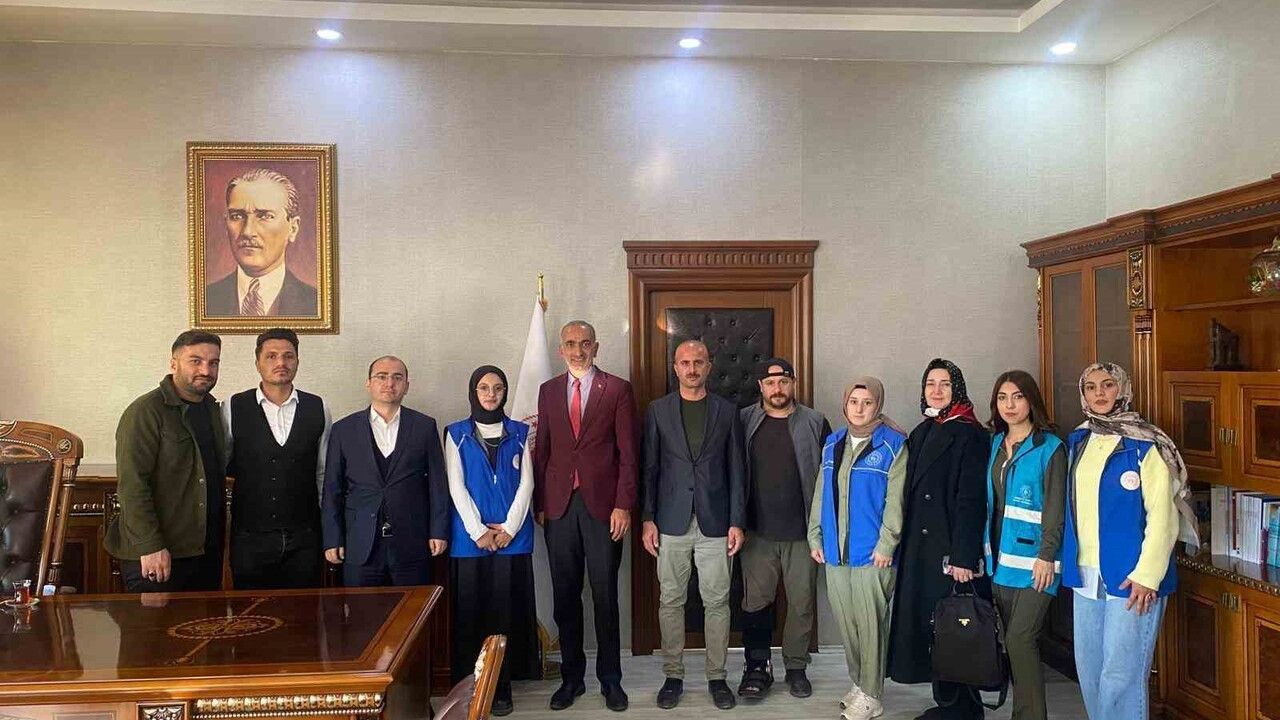 Narman'dan Karaçoban'a Kardeşlik Köprüsü: Gençlik Merkezi ve Gönüllülerden Okul Ziyaretleri